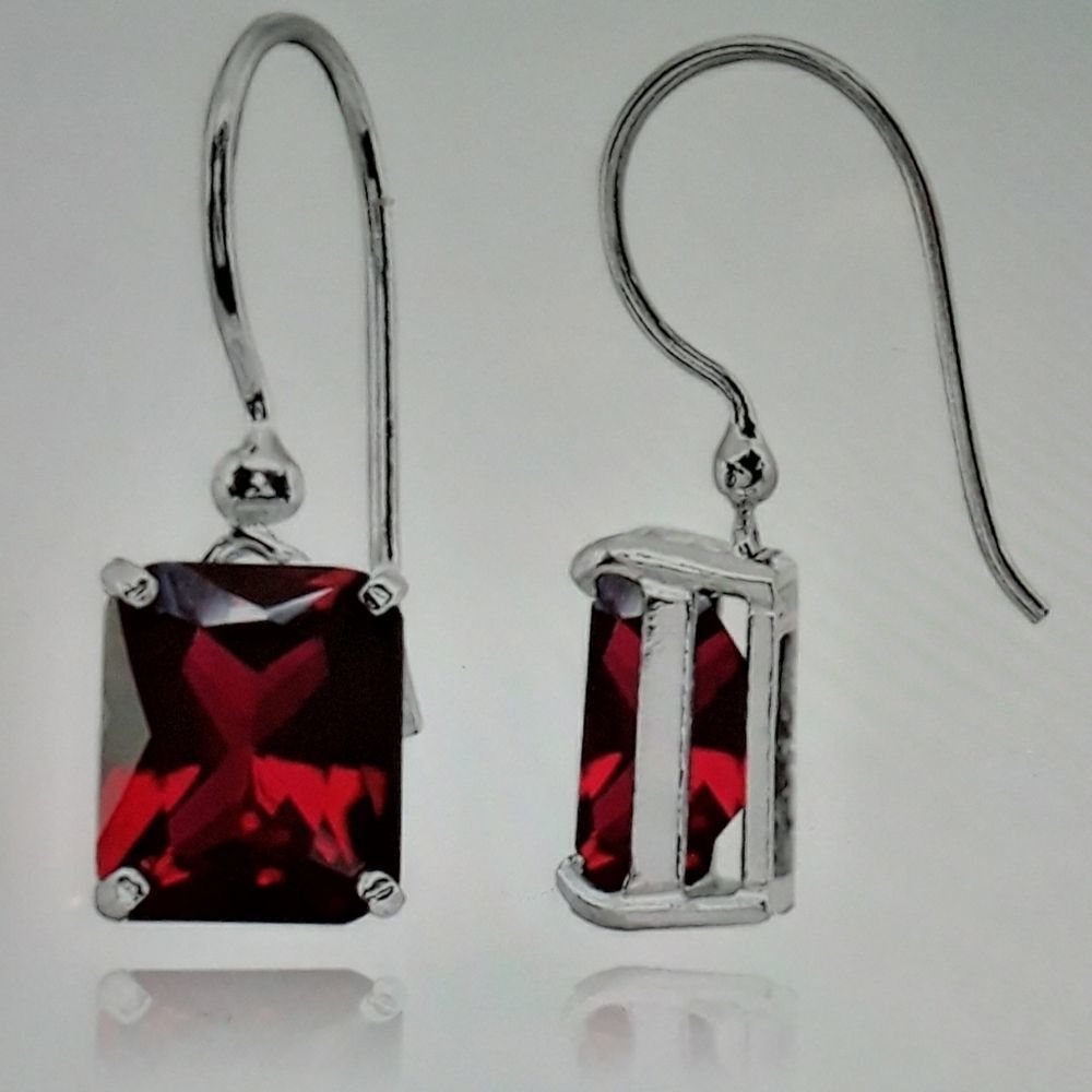 Earring - Picture 3 of 3